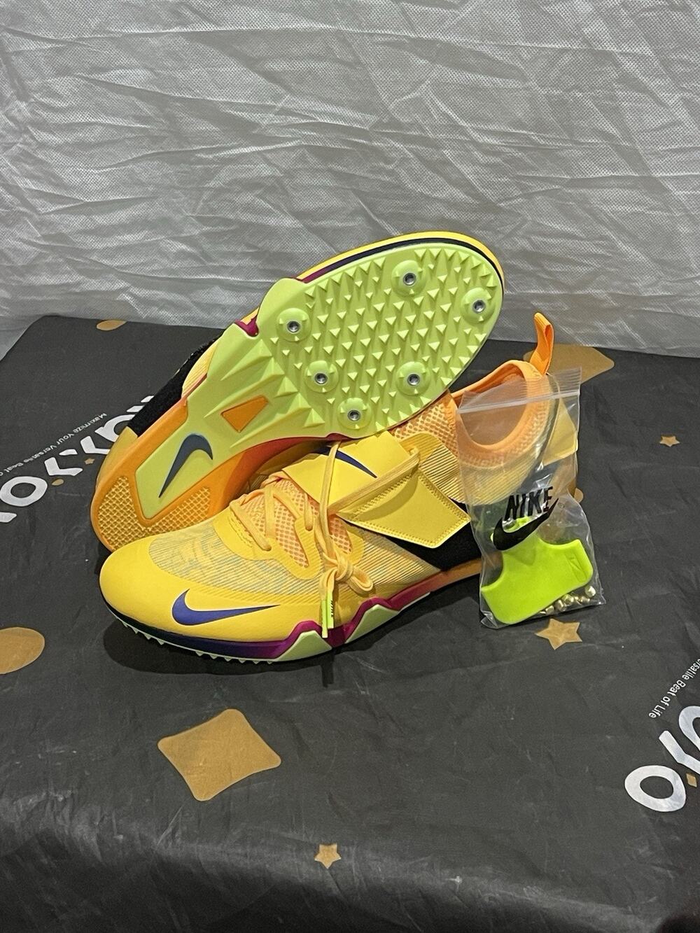 New Men’s 11.5 Nike Pole Vault Elite Citron Pulse • Style: FZ9649-800